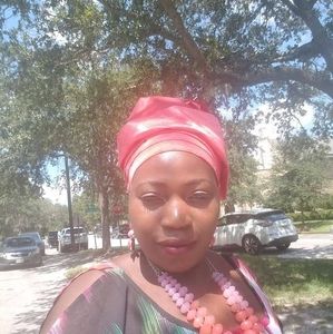 Meet your Posher, Claudia